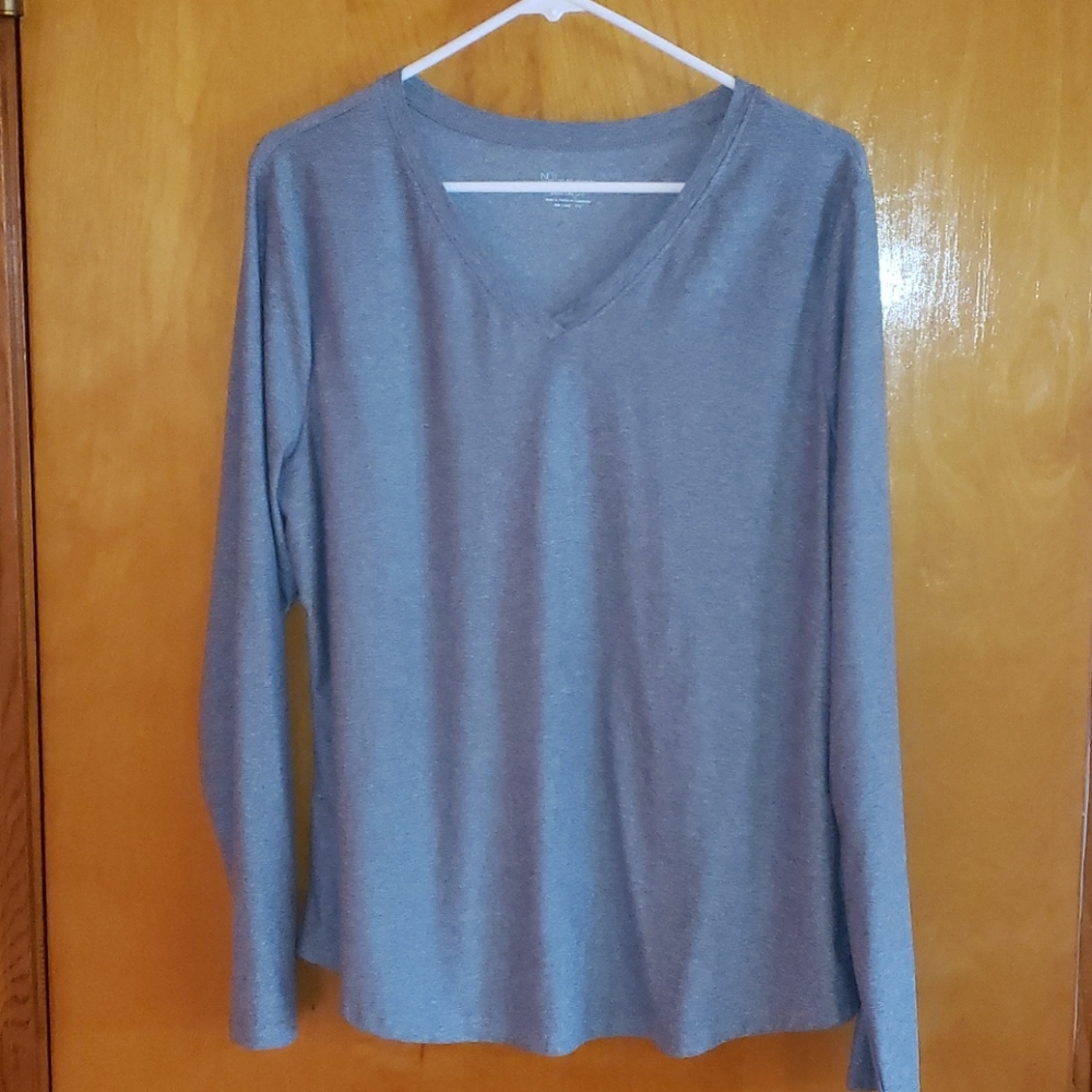 No Boundaries Long Sleeve Gray V-Neck Shirt XXXL